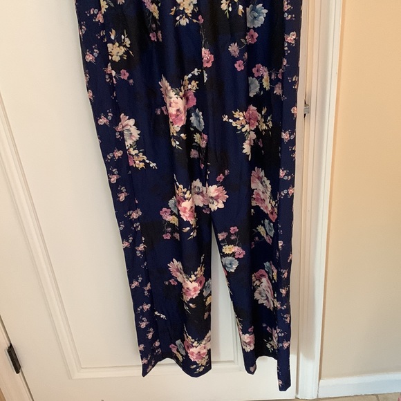 Little mistress navy blue with floral jumpsuit tie waist NWT size 10 - Picture 7 of 12